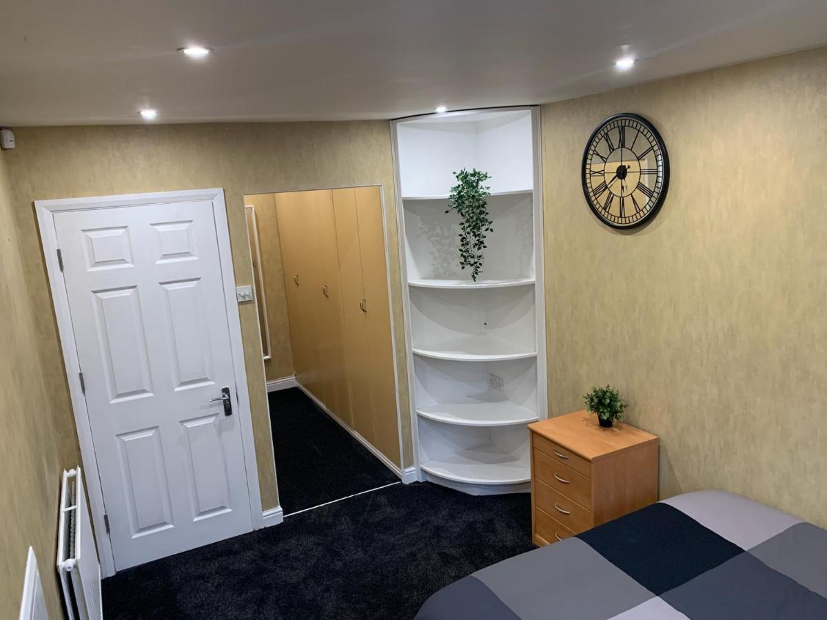 Beddington Park Lodge East ウォリントン エクステリア 写真