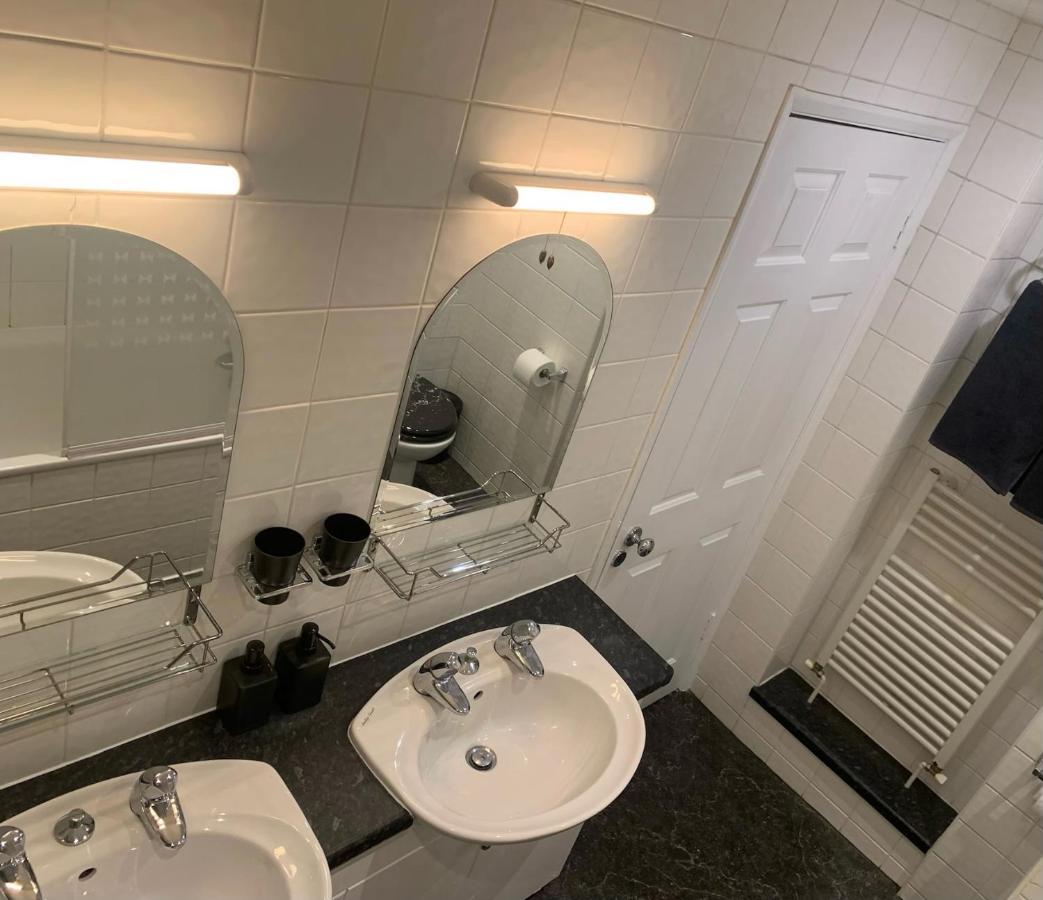 Beddington Park Lodge East ウォリントン エクステリア 写真