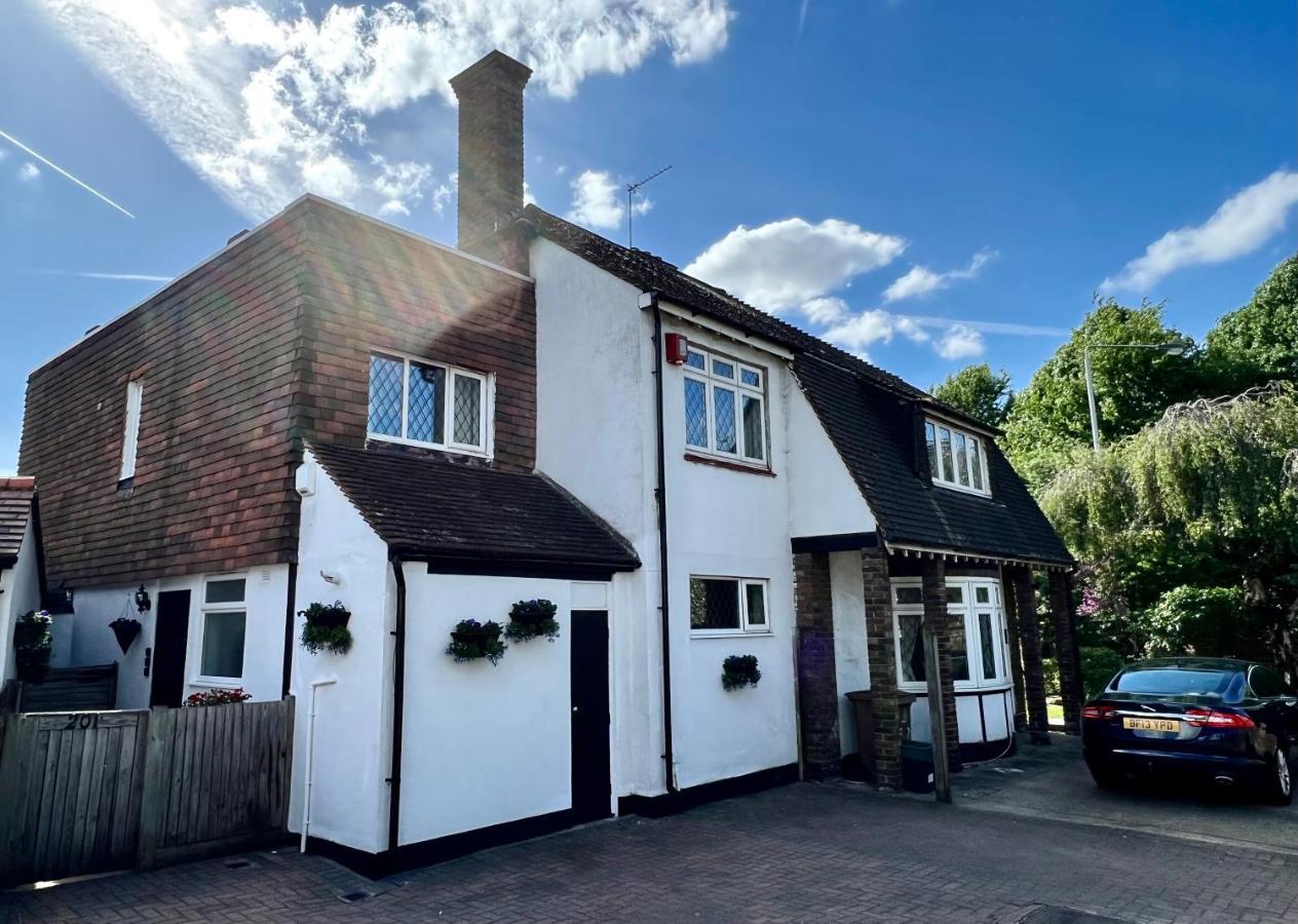 Beddington Park Lodge East ウォリントン エクステリア 写真